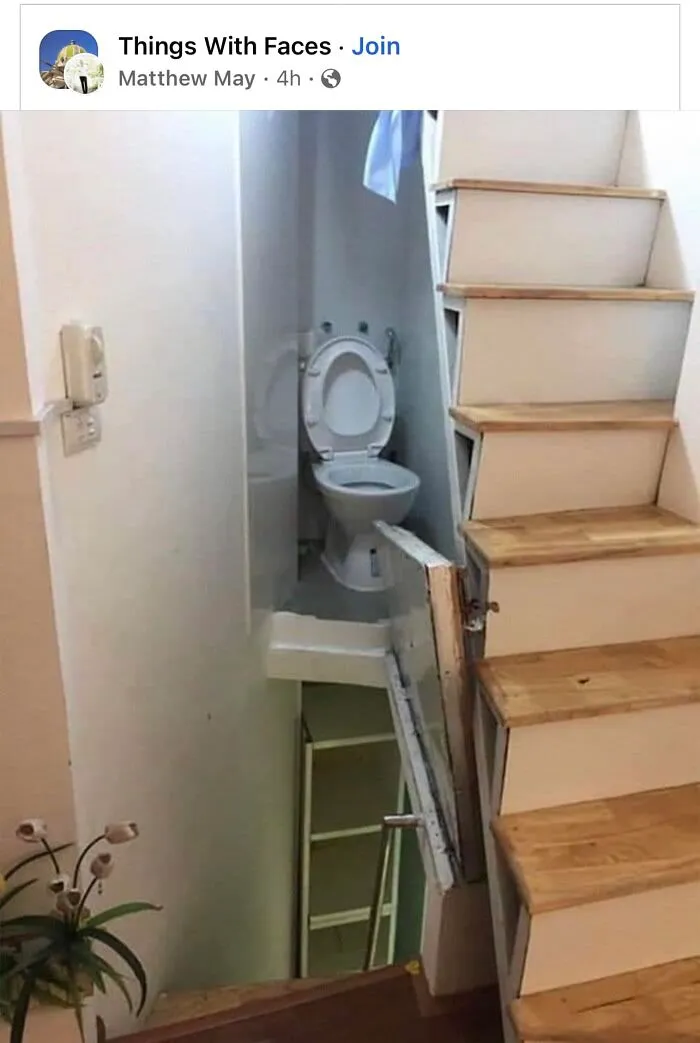 Veo Miedo. ¿Escaleras de la muerte y una escalera debajo del inodoro? Al menos han añadido algunas flores para que sea más acogedor