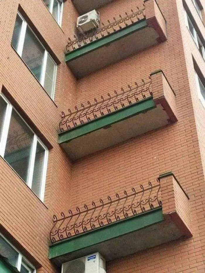Ooooo A Private Balcony................. For The Birds
