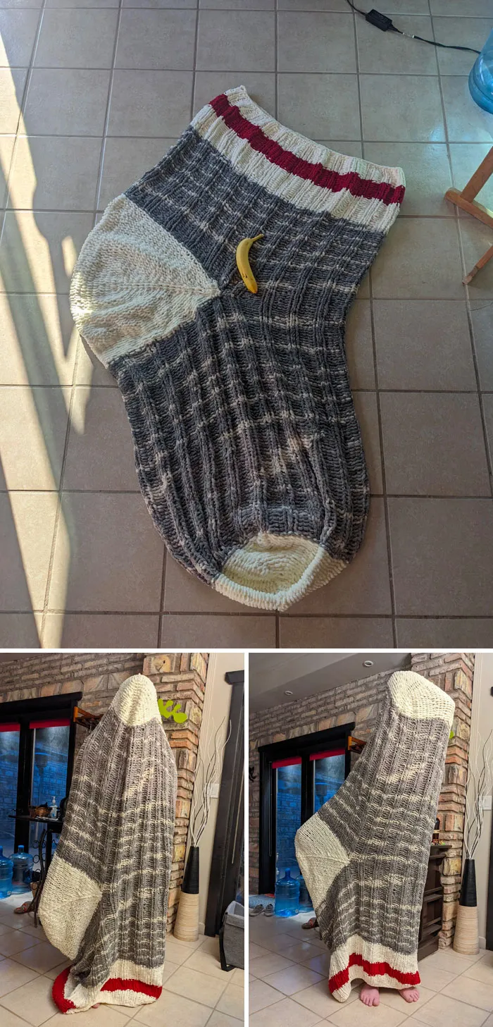 Mi pareja me tejió un calcetín gigante para Navidad