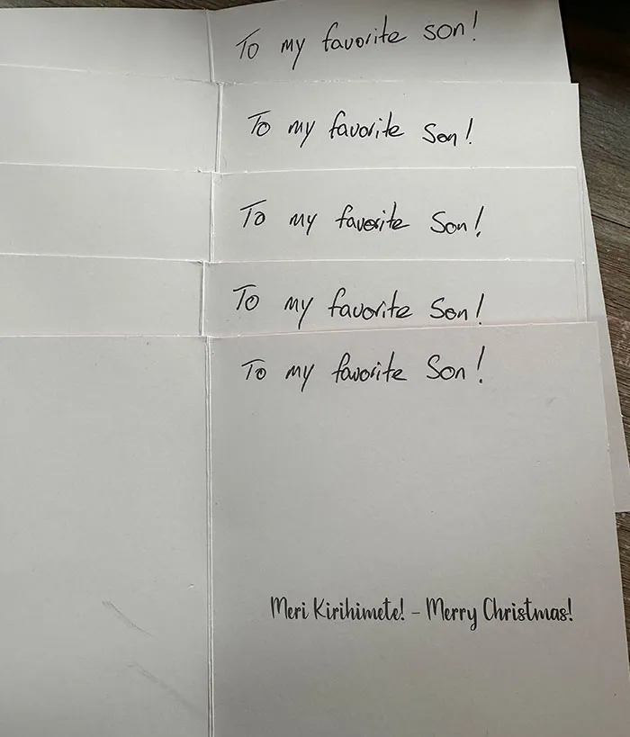 Todas las Navidades les regalo a mis hijos una tarjeta personalizada. Este año decidí molestarlos