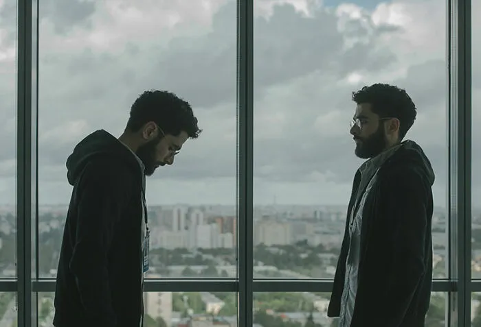 21 Identical Twins Reveal The Most Memorable Times They Switched Places And Fooled Everyone