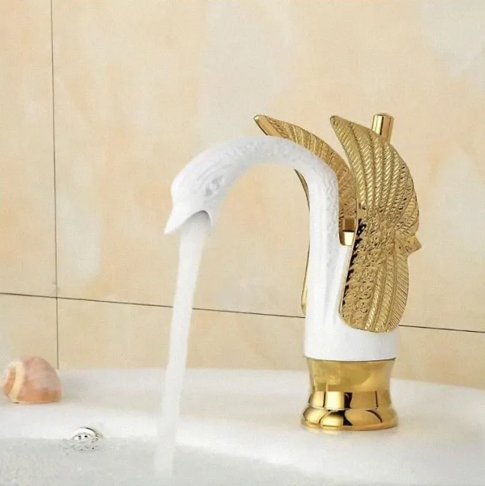 Por el módico, módico, precio de 120 dólares, tú también puedes tener un grifo ridículo con un millón de recovecos en los que se atascan el sarro y la pasta de dientes seca