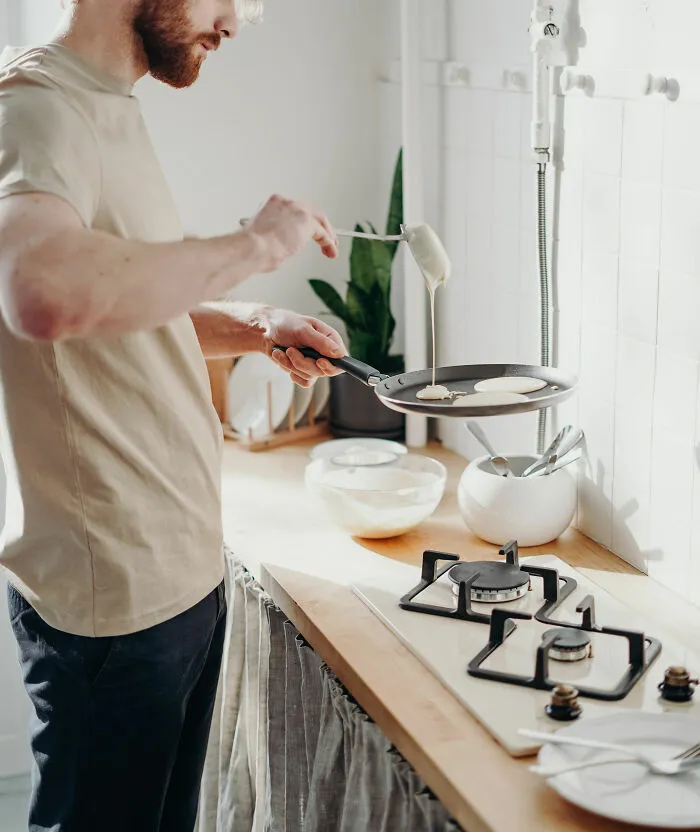 “What Is The Most Surprising Thing You Learned When You Started Living With A Man?”: 30 Women Share What Shocked Them
