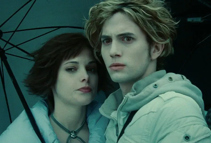 Ashley Greene And Jackson Rathbone (Twilight)