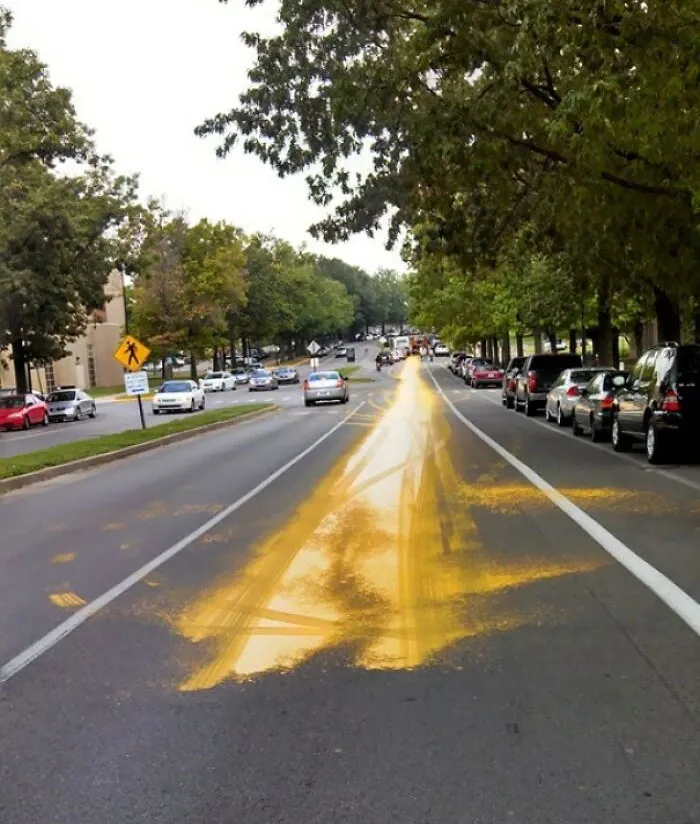 Un camión de pintura bate un récord de velocidad: alcanza 140 km/h