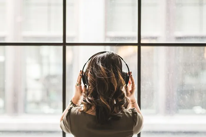“What Screams Insecurity But Most People Don’t Realize It?” (30 Answers)