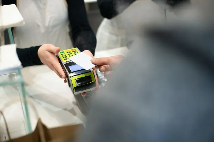 30 Examples Of Privileges That Rich People Have That They Don’t Understand To Be A Privilege