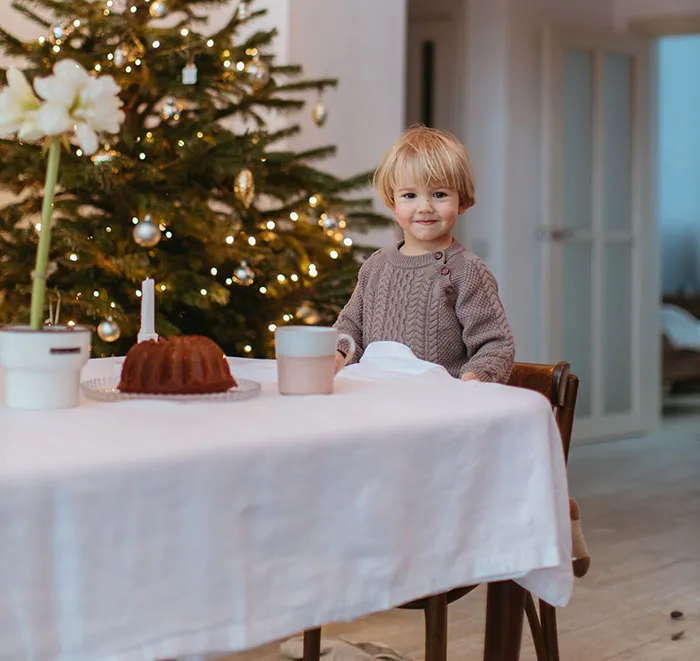 "Grandma Asked If I Was Pregnant": 30 People Open Up About What Ruined Their Christmas