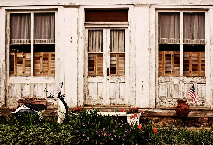 'Reckless Abandon: The American West' Is My Series Of Photographs In Which I Explore The Link Between History And The Future (30 Pics)