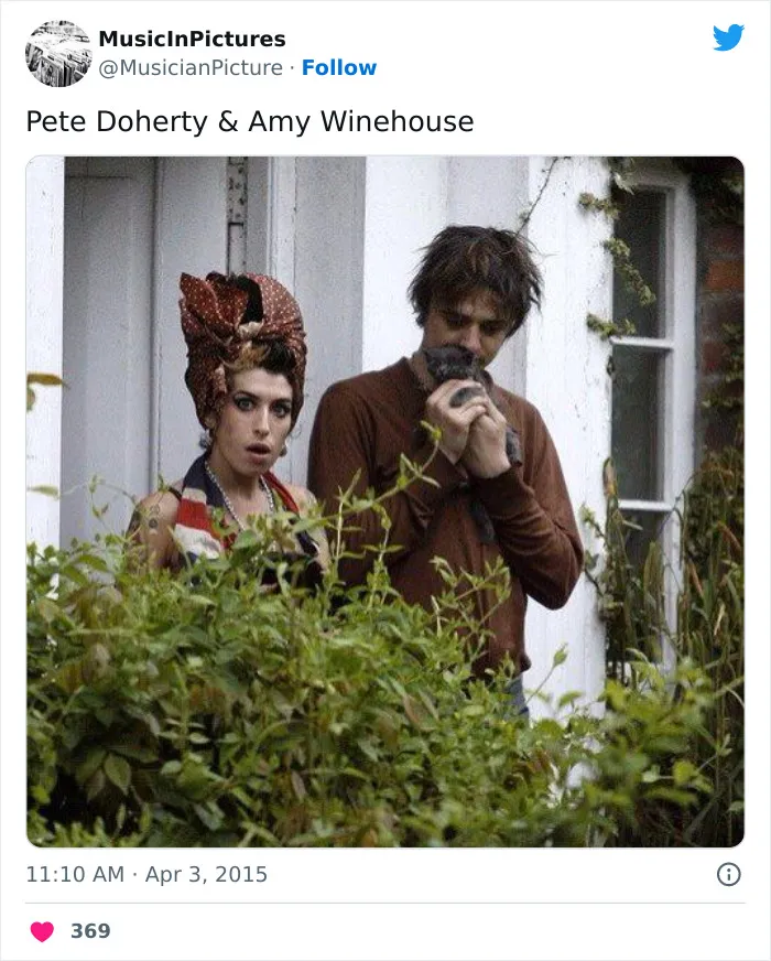 30 Pictures From This Twitter Account Dedicated To Finding Older Pictures Of Musicians Turned Legends