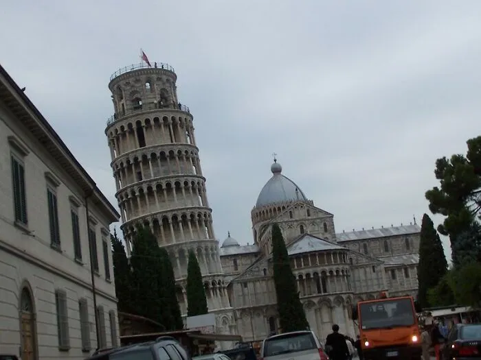 50 Disappointed Tourists Share Travel Destinations From Around The World That Aren't Worth The Hype