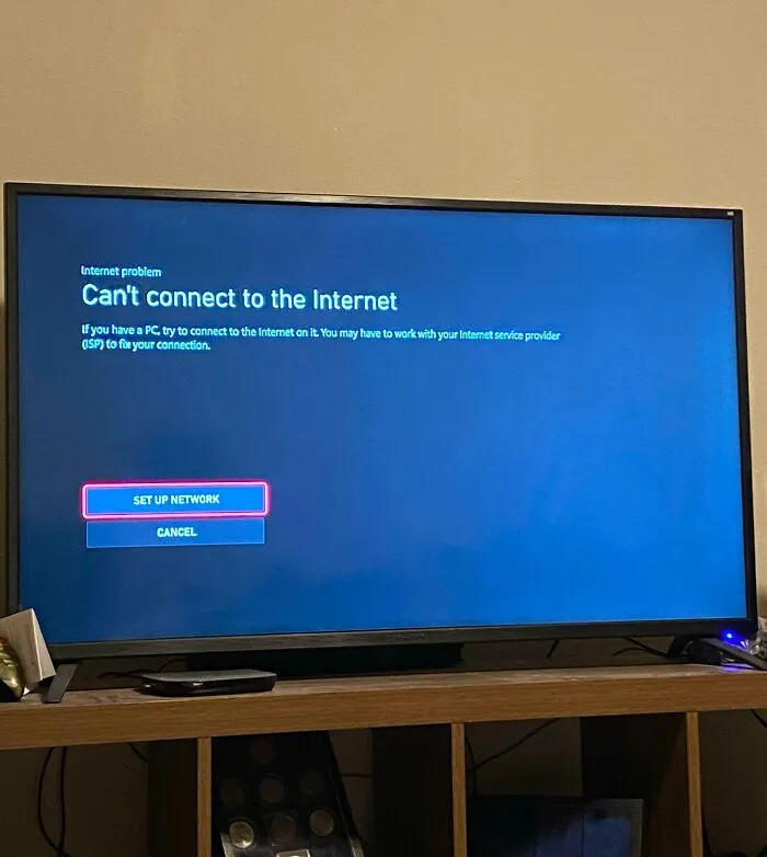 My Parents Went Out Of Town, And Before They Left, My Dad Turned Off The Internet To All Of My Devices Except My Phone (He Forgot That One). I’m 18 And Pay The Bastard Rent