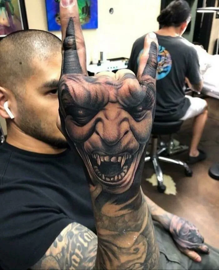 Este tatuaje de cuernos