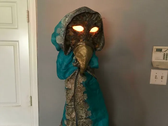 Cosa rara que mi madre hizo y puso justo enfrente de su cama