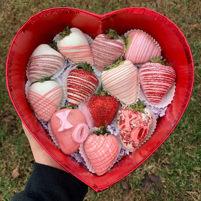 Homemade Valentine's Day Chocolate-Covered Strawberries