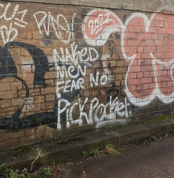 “It’s Graffiti, But Why?”: 30 Laugh-Inducing Bits Of Graffiti That Prove Not Everyone Is Meant To Be An Artist