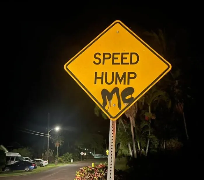 “It’s Graffiti, But Why?”: 30 Laugh-Inducing Bits Of Graffiti That Prove Not Everyone Is Meant To Be An Artist