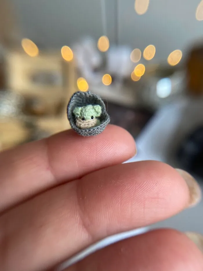 I Create Tiny Worlds Inside Walnut Shells (21 Pics)
