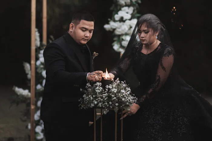 I Photographed An All-Black Themed Wedding, And It Turned Out Spectacularly (40 Pics)
