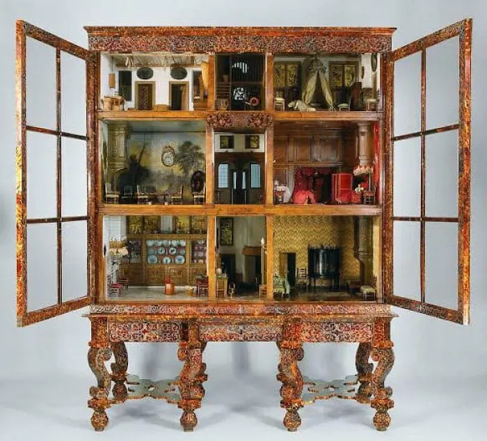 Esta es una casa de muñecas de Petronella Dunois que se encuentra en el Museo Rijks de Ámsterdam y data de finales del siglo XVII
