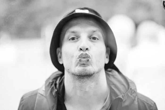 Kaunas Bids Farewell To The Title Of Capital Of Culture 2022 With Photos Of People Sending Air Kisses (8 Pics)