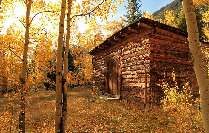 'Reckless Abandon: The American West' Is My Series Of Photographs In Which I Explore The Link Between History And The Future (30 Pics)