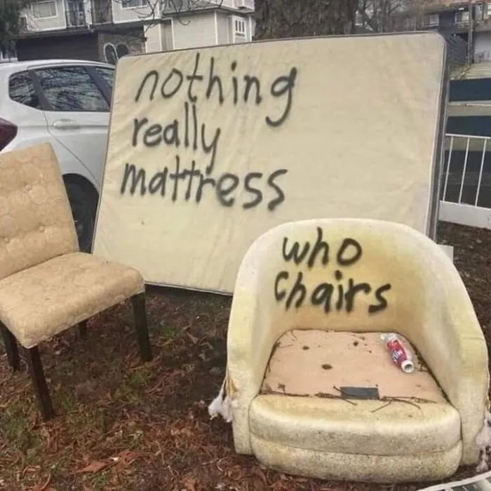 “It’s Graffiti, But Why?”: 30 Laugh-Inducing Bits Of Graffiti That Prove Not Everyone Is Meant To Be An Artist