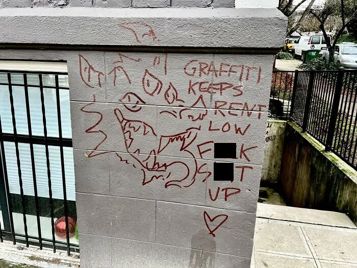 “It’s Graffiti, But Why?”: 30 Laugh-Inducing Bits Of Graffiti That Prove Not Everyone Is Meant To Be An Artist