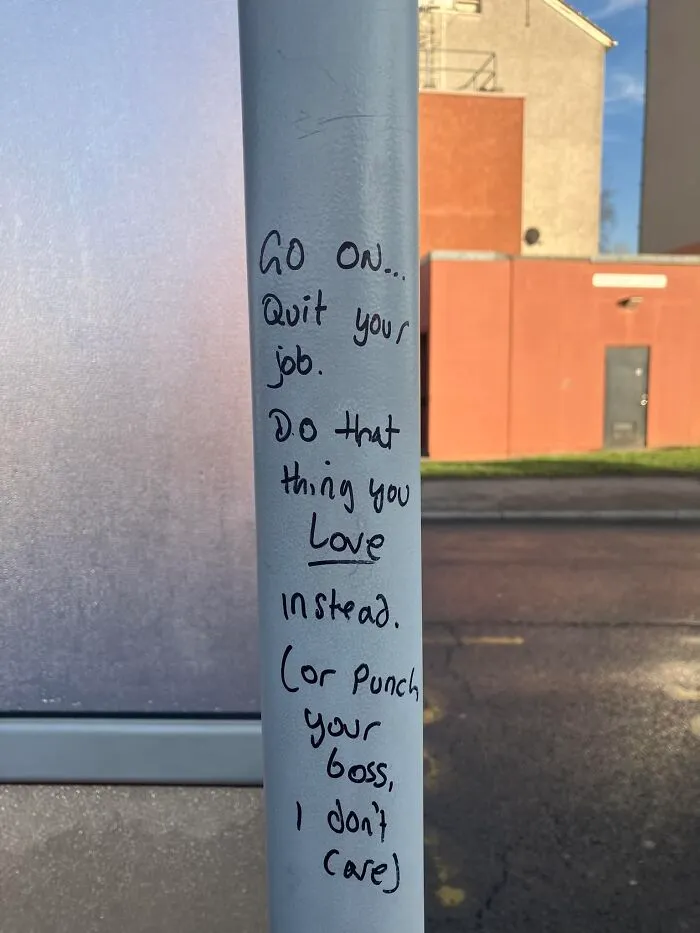 “It’s Graffiti, But Why?”: 30 Laugh-Inducing Bits Of Graffiti That Prove Not Everyone Is Meant To Be An Artist