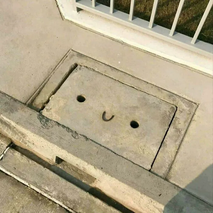35 "No Context" Pics That Give Off Cursed Vibes, As Shared On This Facebook Page