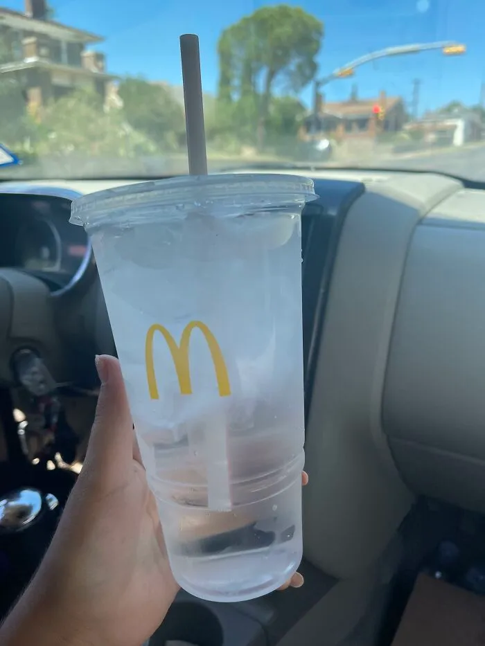 "99.9% Of The Time The Ice Cream Machine Is Not Broken": McDonald's Employee Reveals 12 Secrets The Company Doesn't Want Customers To Know