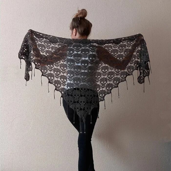 Shawl With Skulls