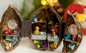 I Create Tiny Worlds Inside Walnut Shells (21 Pics)