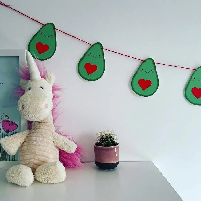 Here's My New Valentine's Day Avocado Garland