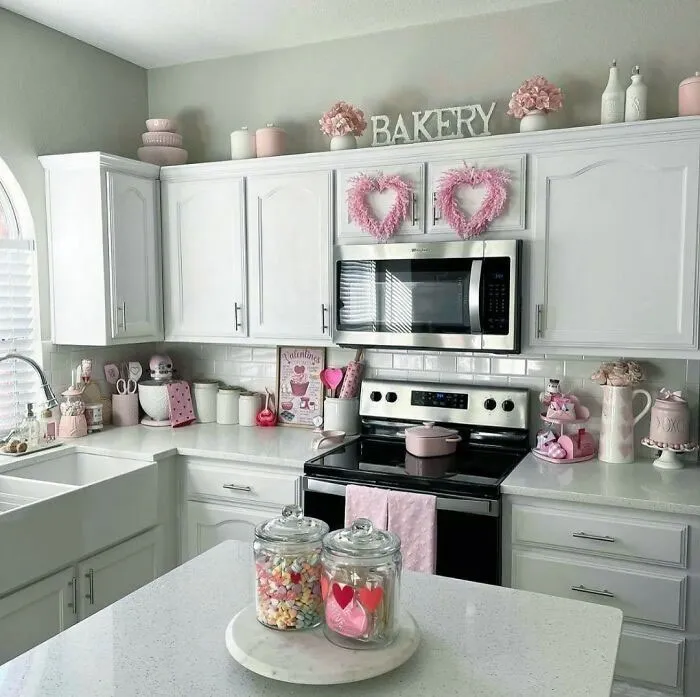 I'm Gearing Up To Decorate For Valentine's Day This Week