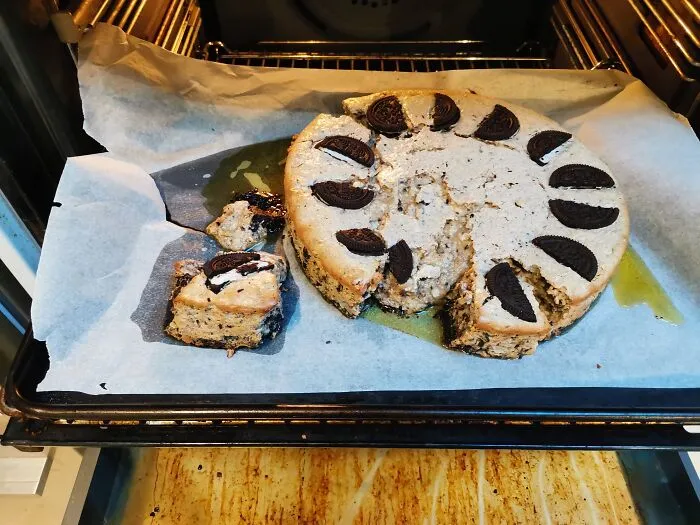 Tried To Make Oreo Cheesecake With Homemade Crust.... Nailed It!