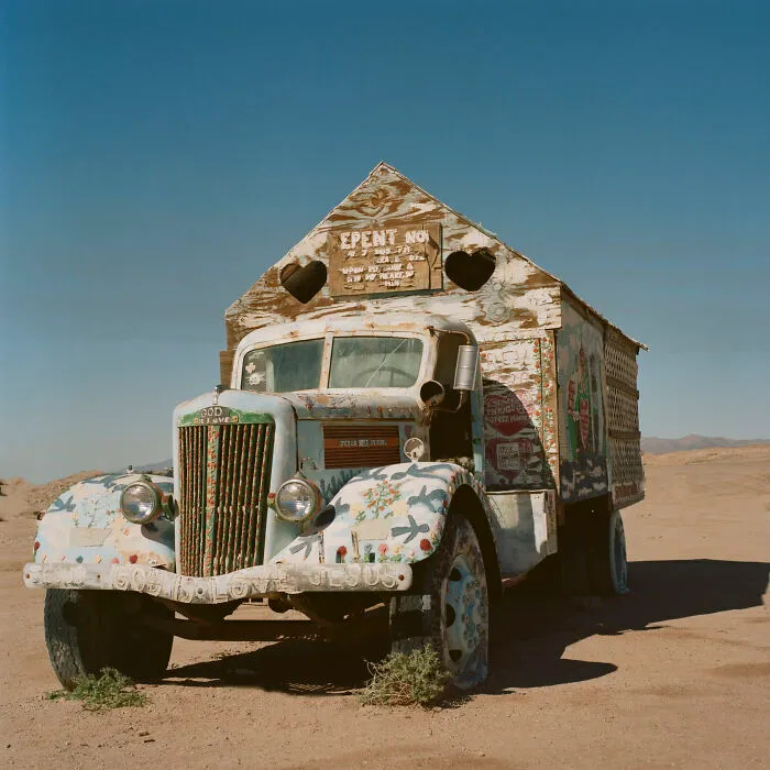Bram Coopens 'Bombay Beach': A Unique Look At A Once-Thriving Community (17 Pics)