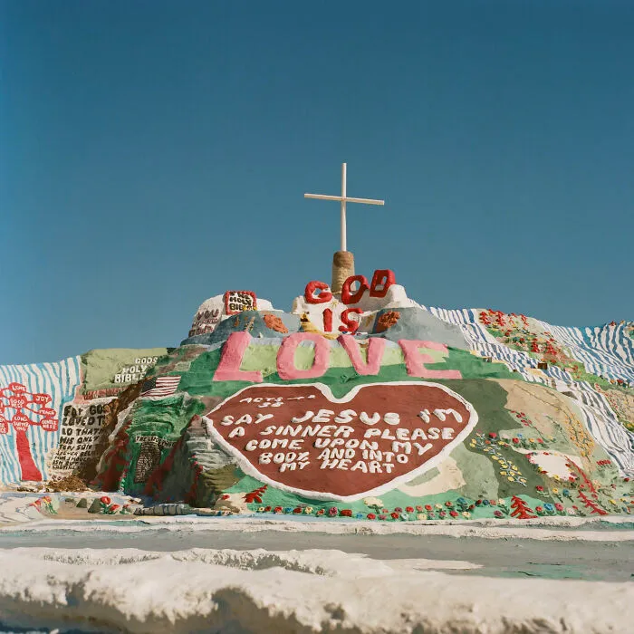 Bram Coopens 'Bombay Beach': A Unique Look At A Once-Thriving Community (17 Pics)