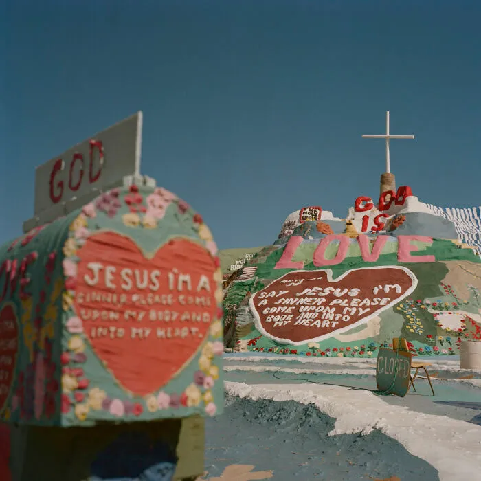 Bram Coopens 'Bombay Beach': A Unique Look At A Once-Thriving Community (17 Pics)