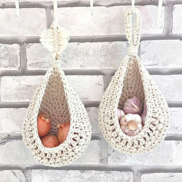 Franch Style Wall Hanging Baskets Garlic Keeper