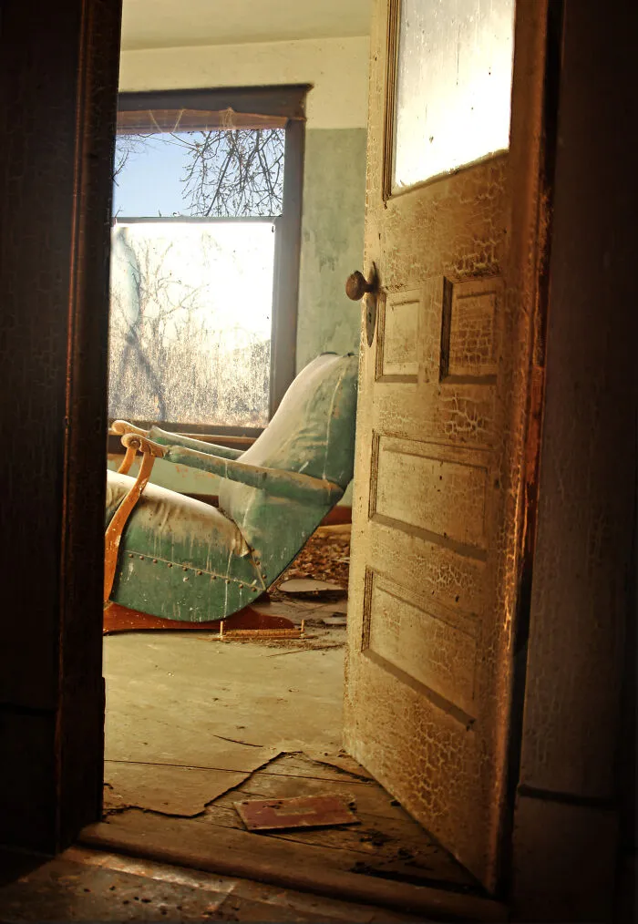 'Reckless Abandon: The American West' Is My Series Of Photographs In Which I Explore The Link Between History And The Future (30 Pics)