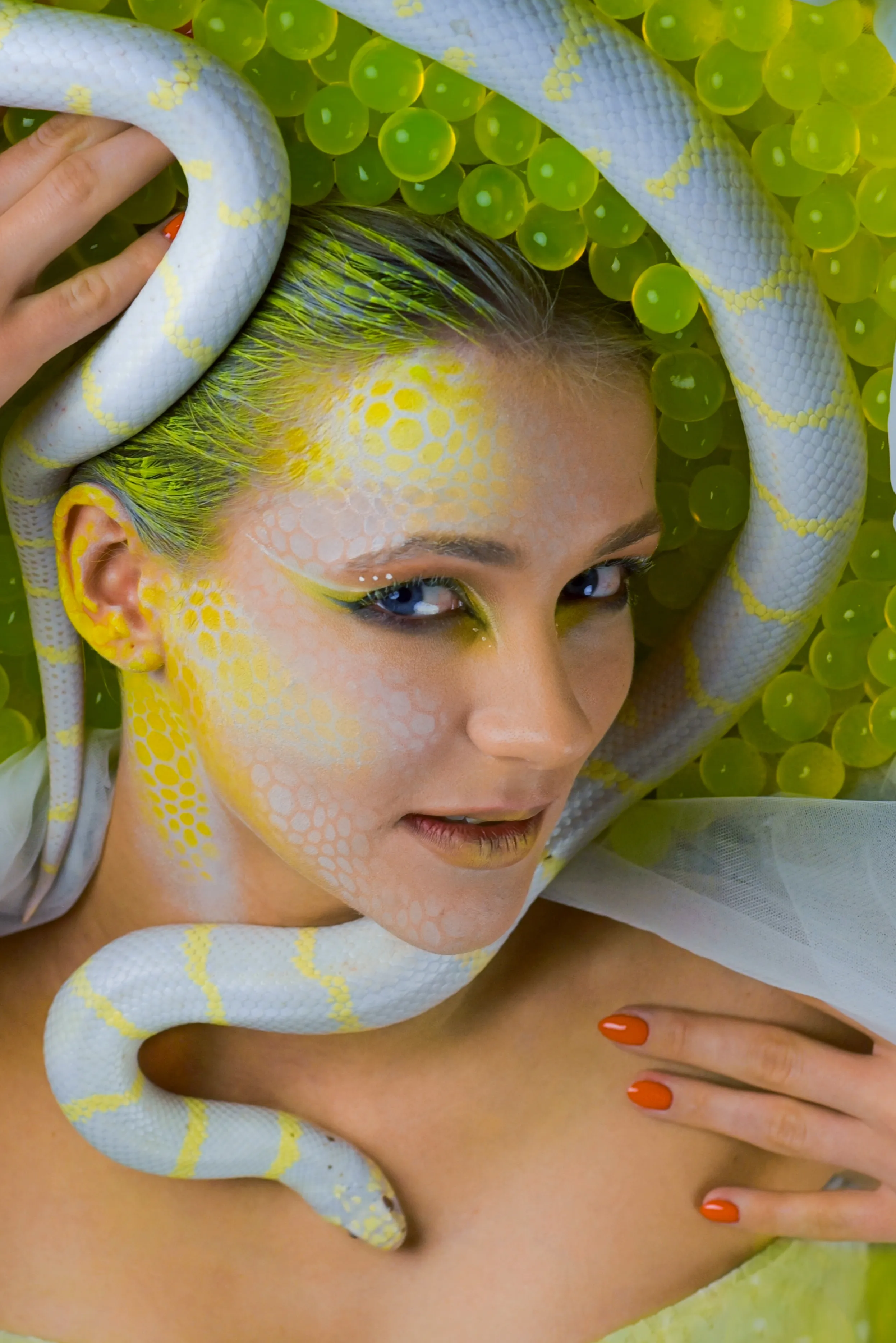 We Spent Only 30 Minutes To Create This Stunning Photo Pet Snake With Model.