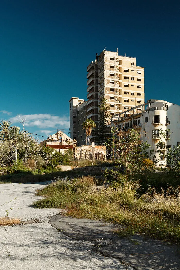 22 Pics Of The Largest Ghost Town In The World That I Took