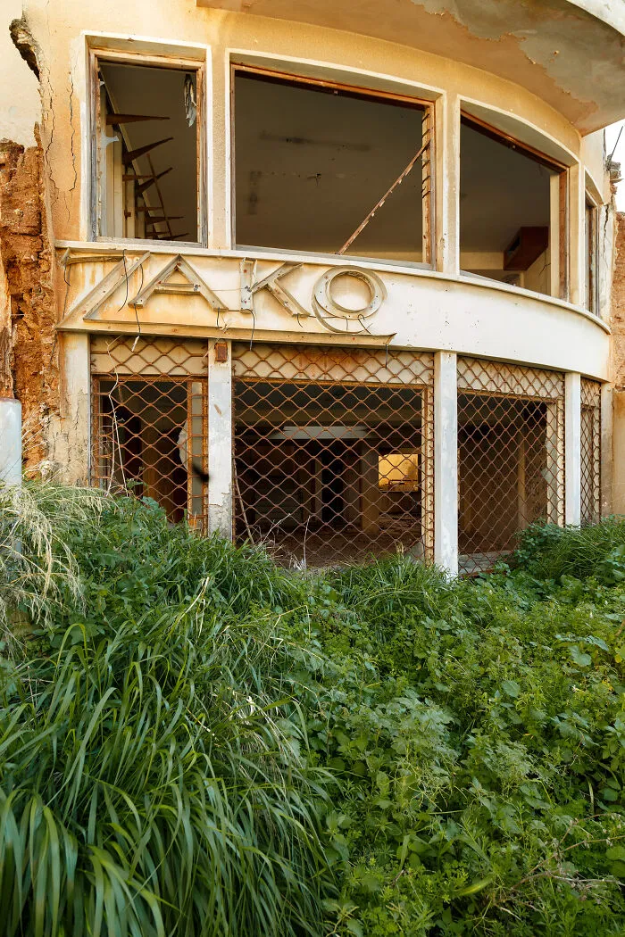 22 Pics Of The Largest Ghost Town In The World That I Took