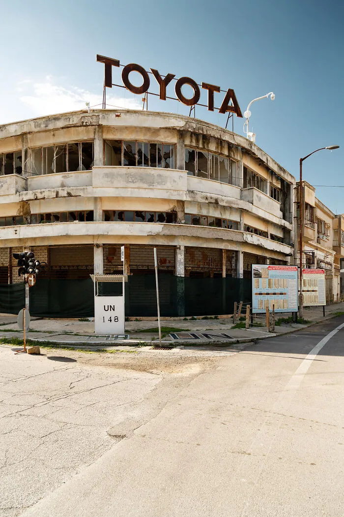 22 Pics Of The Largest Ghost Town In The World That I Took