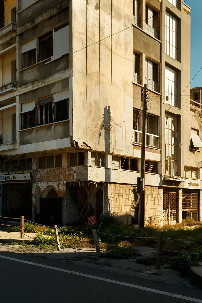 22 Pics Of The Largest Ghost Town In The World That I Took