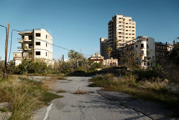 22 Pics Of The Largest Ghost Town In The World That I Took