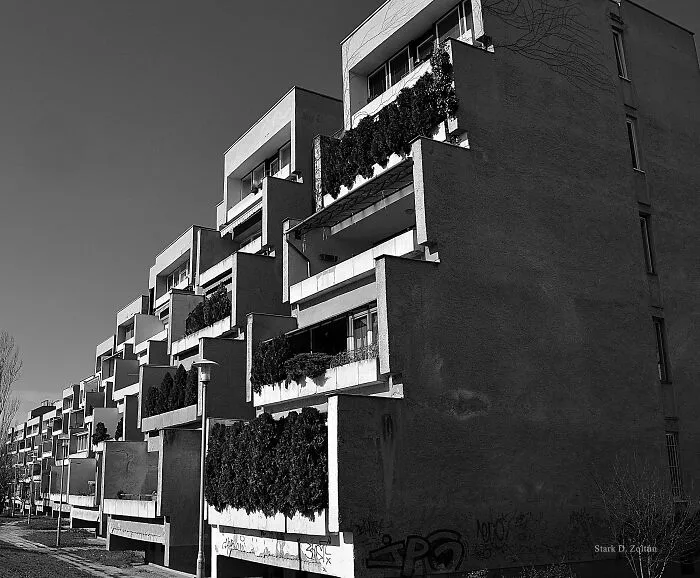 My 23 Black And White Photos I Took In The Streets Of Budapest, Hungary