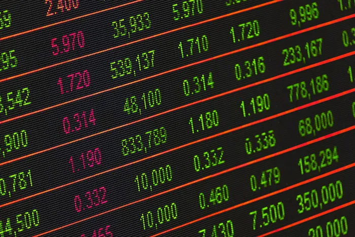 25 Personas que cometieron grandes "errores financieros" con las peores consecuencias