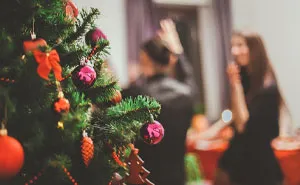 "The Whole Table Went Silent": Person Calls Brother's GF A Gold Digger After She Googled The Cost Of Their Christmas Gifts